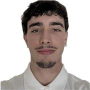 Estudiante de Desarrollo de Aplicaciones Web, con el título C1 de inglés, que ha dado clases particulares de ingles a niños y vivido un año en Estados Unidos